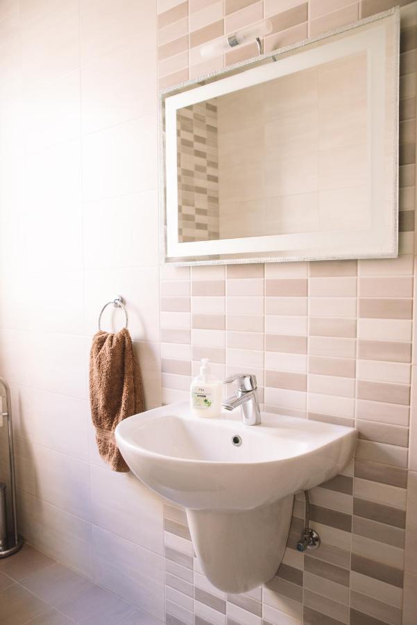 Modern 3 Bedroom With Ac Apartment Żabbar Esterno foto